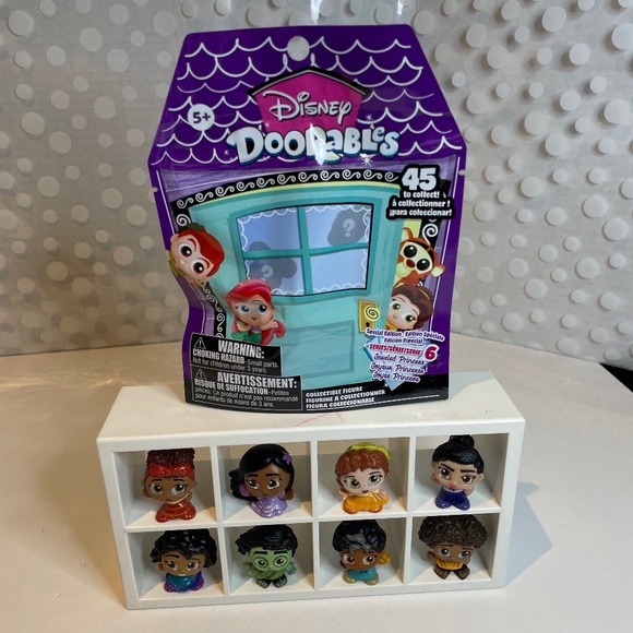 👀2 for $20- Disney Doorables 🚪mini Encanto set and BNIB blind bag - Picture 1 of 6